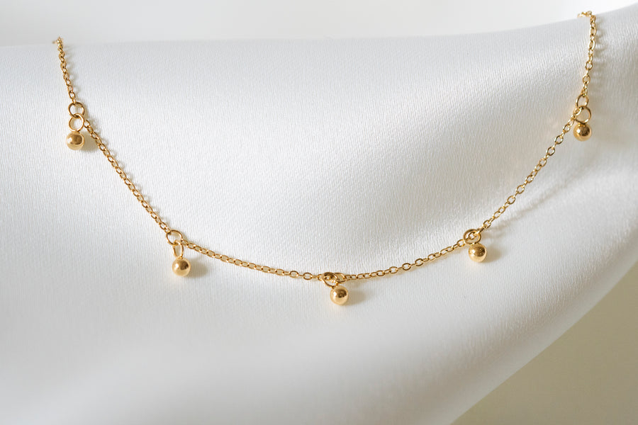 Gold Small Circle Pendants Necklace